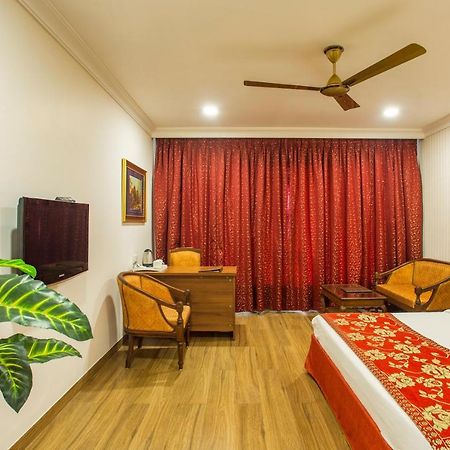 Hotel The Grand Regency Rajkot Exterior foto